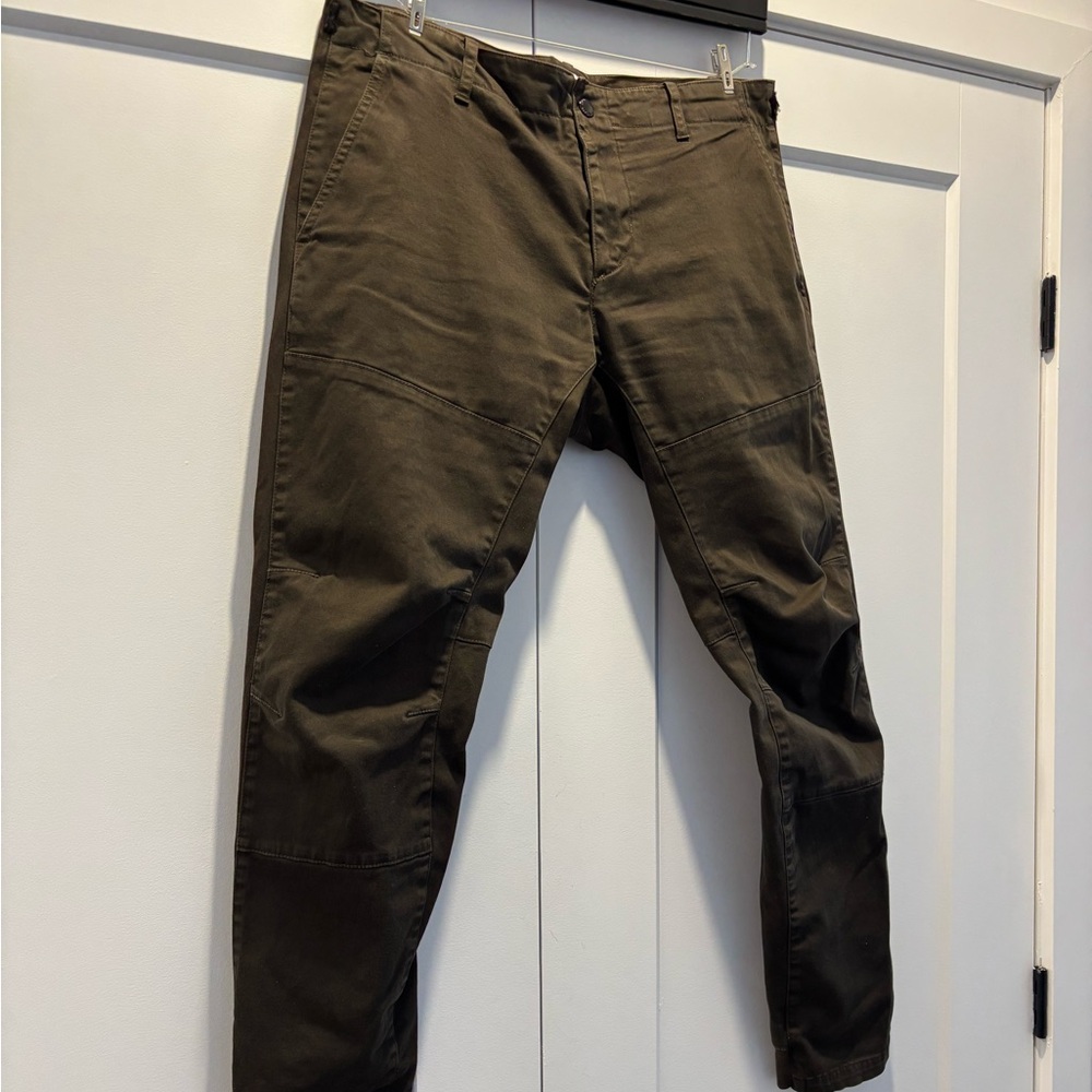 C.P. COMPANY men’s khaki pants